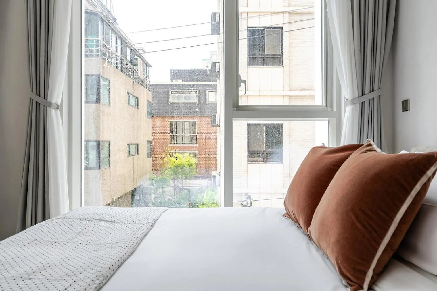 Blueground Id4 Nonhyeon City View Ac Sel-4 Сеул Апартаменты